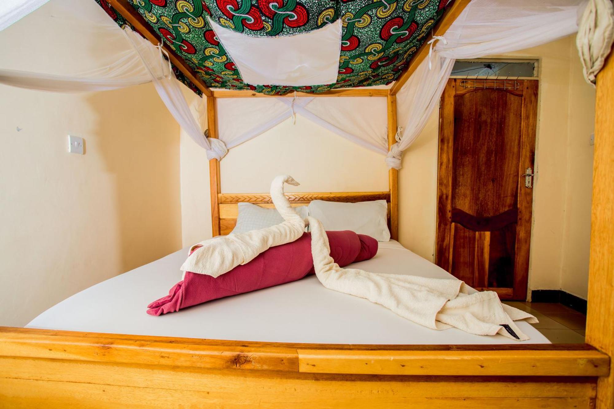 The Secret Garden Hotel Moshi Luaran gambar